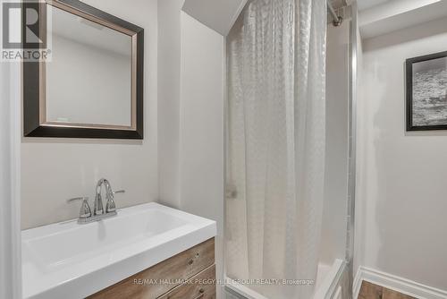 25 Bibby Court, Barrie, ON - Indoor Photo Showing Bathroom