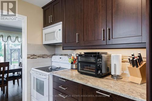 794 Laurier Avenue, Milton, ON - Indoor Photo Showing Kitchen