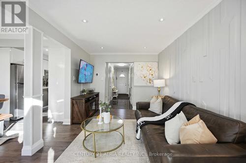 4 - 88 Rainbow Drive, Vaughan, ON - Indoor Photo Showing Living Room