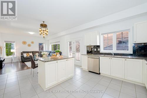 39 Agava Street, Brampton, ON - Indoor Photo Showing Kitchen