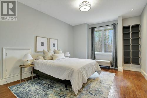 209 Hume Road, Puslinch, ON - Indoor Photo Showing Bedroom