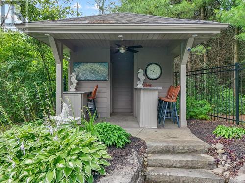 209 Hume Road, Puslinch, ON - Outdoor With Deck Patio Veranda