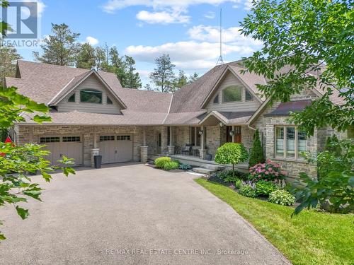 209 Hume Road, Puslinch, ON - Outdoor With Facade