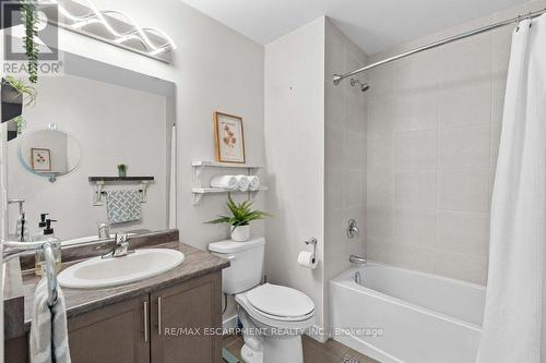 511 - 125 Shoreview Place, Hamilton, ON - Indoor Photo Showing Bathroom