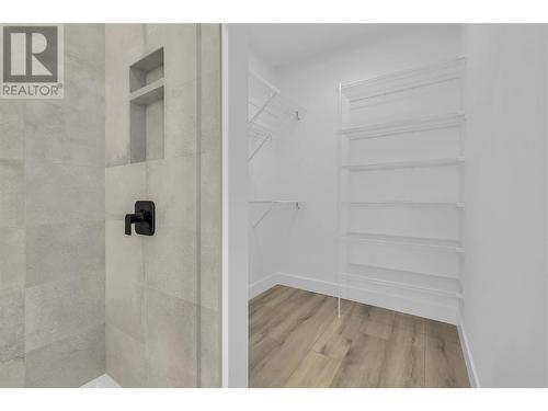 Walk in closet - 2835 Canyon Crest Drive Unit# 6, West Kelowna, BC - Indoor