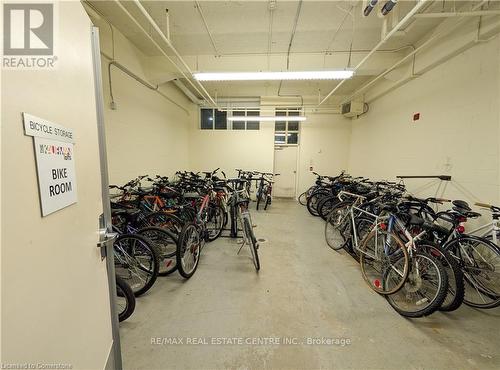 316 - 404 King Street, Kitchener, ON - Indoor Photo Showing Garage