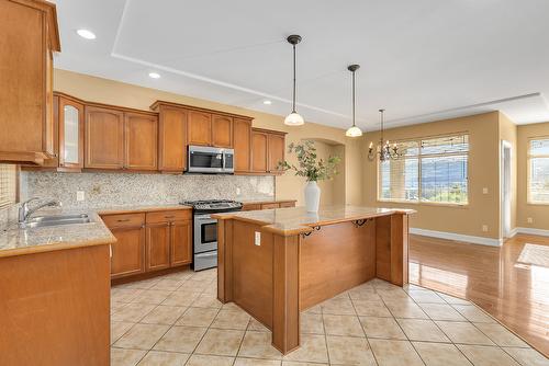 1592 Merlot Drive, West Kelowna, BC - Indoor Photo Showing Kitchen With Double Sink