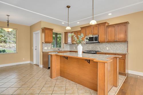 1592 Merlot Drive, West Kelowna, BC - Indoor Photo Showing Kitchen