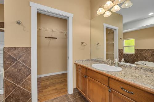 1592 Merlot Drive, West Kelowna, BC - Indoor Photo Showing Bathroom