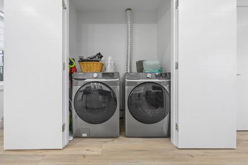 7-1354 Rutland Road, Kelowna, BC - Indoor Photo Showing Laundry Room