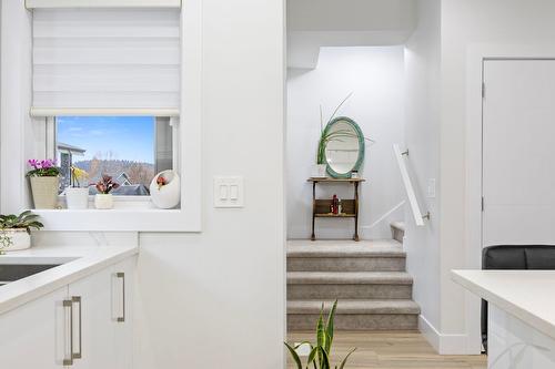 7-1354 Rutland Road, Kelowna, BC - Indoor Photo Showing Kitchen