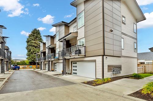 7-1354 Rutland Road, Kelowna, BC - Outdoor