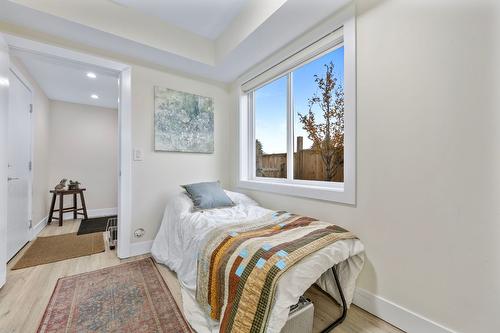 7-1354 Rutland Road, Kelowna, BC - Indoor Photo Showing Bedroom