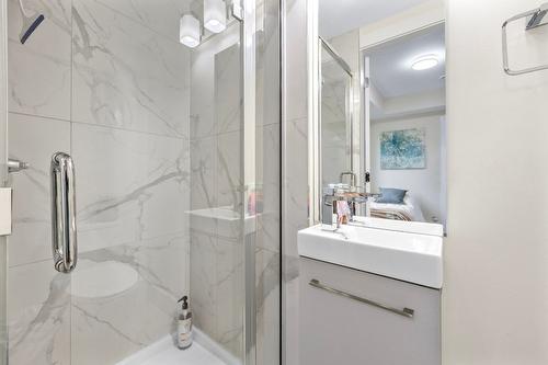 7-1354 Rutland Road, Kelowna, BC - Indoor Photo Showing Bathroom