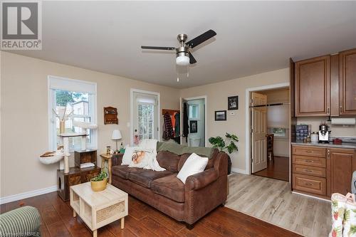 1150 Copeland Street, North Bay, ON - Indoor Photo Showing Living Room