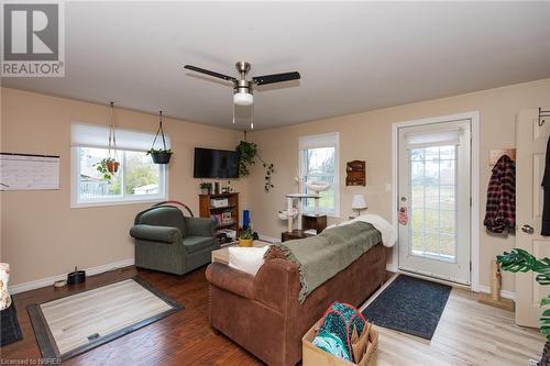 1150 Copeland Street, North Bay, ON - Indoor Photo Showing Living Room