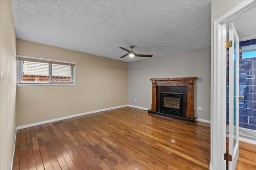 2002 Ethel Street, Kelowna, BC - Indoor With Fireplace