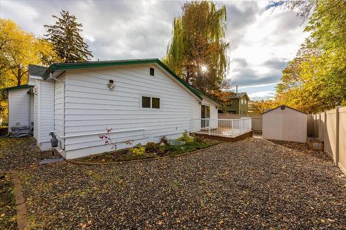 2002 Ethel Street, Kelowna, BC - Outdoor With Exterior