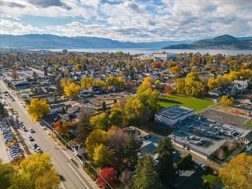 2002 Ethel Street, Kelowna, BC - Outdoor With View