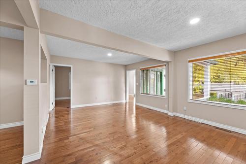 2002 Ethel Street, Kelowna, BC - Indoor Photo Showing Other Room