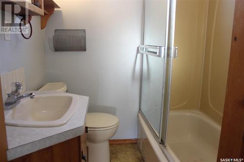 601 First A Street, Estevan, SK - Indoor Photo Showing Bathroom