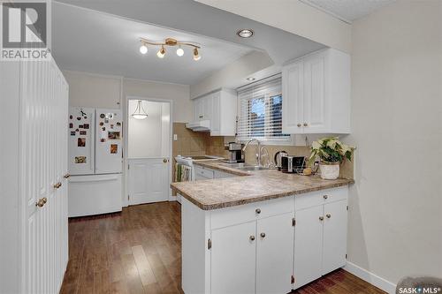 2534 Pasqua Street, Regina, SK - Indoor Photo Showing Kitchen