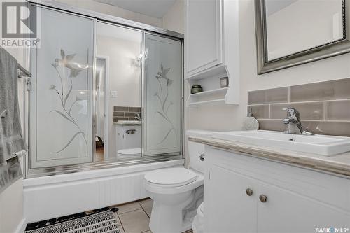 2534 Pasqua Street, Regina, SK - Indoor Photo Showing Bathroom