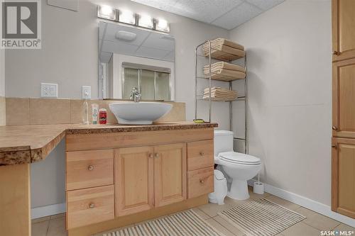 2534 Pasqua Street, Regina, SK - Indoor Photo Showing Bathroom