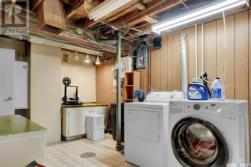 2534 Pasqua Street, Regina, SK - Indoor Photo Showing Laundry Room