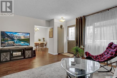 2534 Pasqua Street, Regina, SK - Indoor Photo Showing Living Room