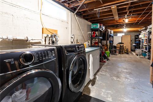 1601 Douglas Street, Revelstoke, BC - Indoor Photo Showing Laundry Room