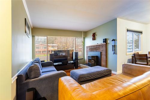 1601 Douglas Street, Revelstoke, BC - Indoor Photo Showing Living Room With Fireplace