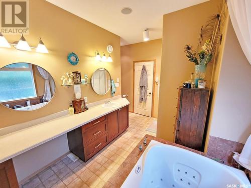 717 3Rd Avenue W, Meadow Lake, SK - Indoor Photo Showing Bathroom