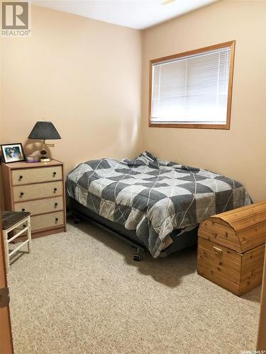 717 3Rd Avenue W, Meadow Lake, SK - Indoor Photo Showing Bedroom