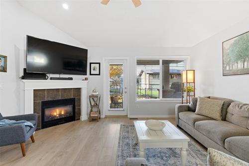 8-788 Rutland Road, Kelowna, BC - Indoor Photo Showing Living Room With Fireplace