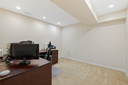 8-788 Rutland Road, Kelowna, BC - Indoor Photo Showing Office