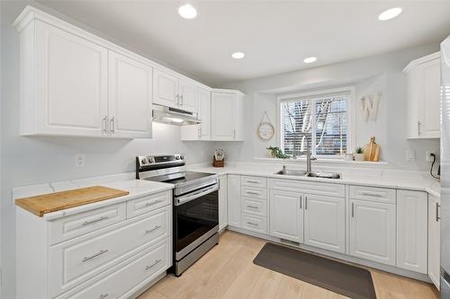 8-788 Rutland Road, Kelowna, BC - Indoor Photo Showing Kitchen With Double Sink