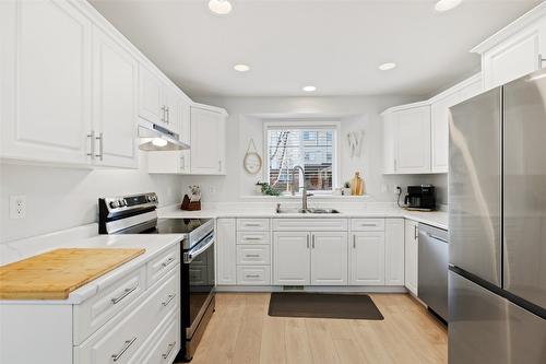 8-788 Rutland Road, Kelowna, BC - Indoor Photo Showing Kitchen With Double Sink