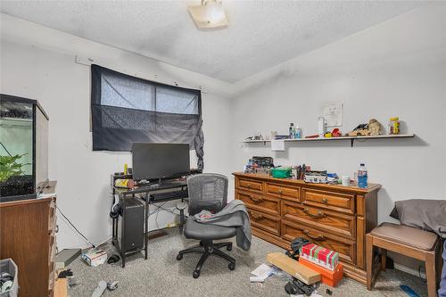 484 Hein Road, Kelowna, BC - Indoor Photo Showing Other Room