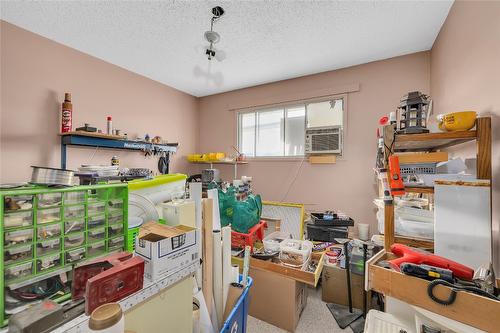 482 Hein Road, Kelowna, BC - Indoor Photo Showing Other Room