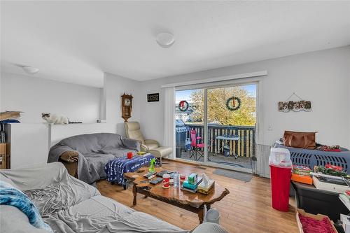 480 Hein Road, Kelowna, BC - Indoor Photo Showing Bedroom