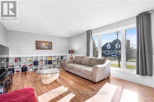 771 Rejane Crescent, Hawkesbury, ON - Indoor Photo Showing Living Room