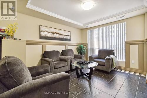 Library lounge - 314 - 1030 Coronation Drive, London, ON - Indoor Photo Showing Living Room