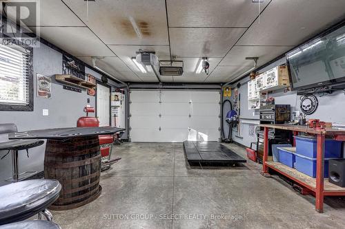 691 Algoma Avenue, London, ON - Indoor Photo Showing Garage