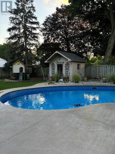 691 Algoma Avenue, London, ON - Outdoor With In Ground Pool With Backyard