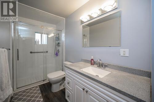 1094 Cluculz Avenue, Prince George, BC - Indoor Photo Showing Bathroom