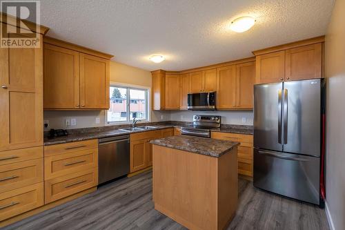 1094 Cluculz Avenue, Prince George, BC - Indoor Photo Showing Kitchen With Double Sink