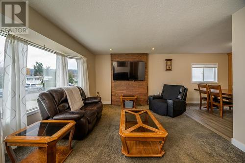 1094 Cluculz Avenue, Prince George, BC - Indoor Photo Showing Living Room With Fireplace