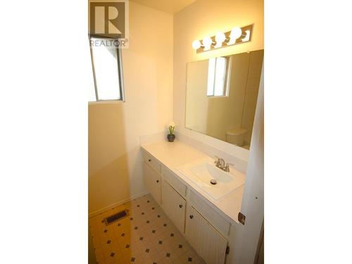 102-106 Mclean Drive, Prince George, BC - Indoor Photo Showing Bathroom