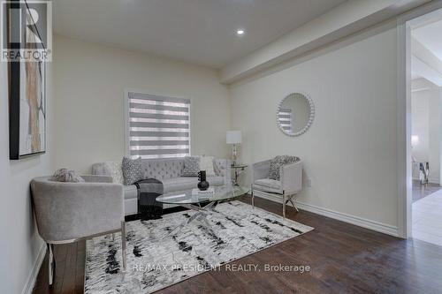 1303 Apollo Street, Oshawa, ON - Indoor Photo Showing Living Room